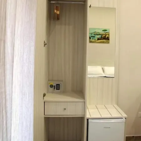 Ferrovia 3* Nápoles