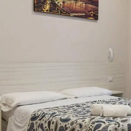 招待所 Ferrovia 3*